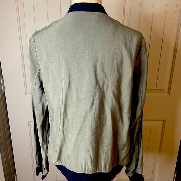 Zip Front Top - Picture 3 of 7